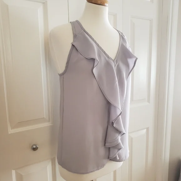 NWOT Guess Ruffle Tank ToP - Picture 2 of 4